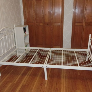 天蓋付きパイプベッド（白）の画像