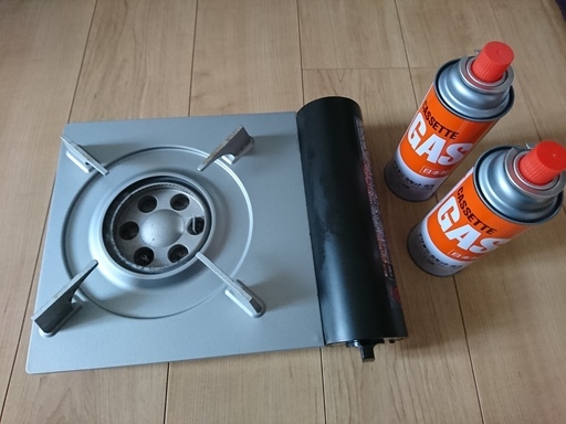 カセットコンロ　ボンベ2本付