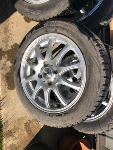 スタッドレスタイヤ