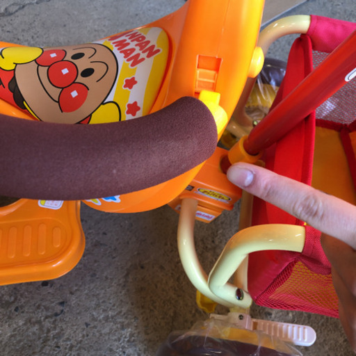 【未使用】【訳あり】三輪車　アンパンマン　オレンジ