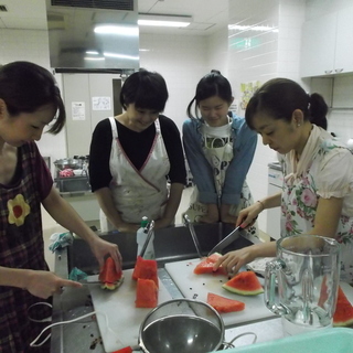 東京で人気の、英語で習うお料理教室が福岡開催です。今回はイタリア料理です。英語とお料理両方習えます。の画像