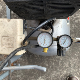 エアコンプレッサー　1.5馬力の画像