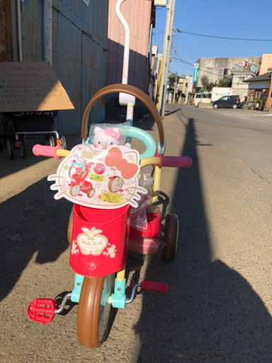 【未使用】【訳あり】三輪車　ハローキティ