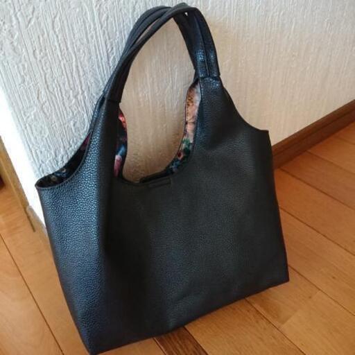 29. 【美品】カバン ハンドバッグ 黒 花柄 トートバッグ