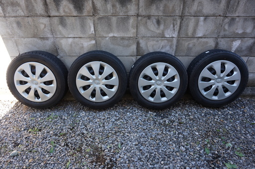 スタッドレスタイヤ  アクア 175/65R15 ４本セット