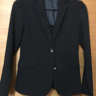 【値下げしました】ブラックスーツ（パンツ&スカート）　入社式、リ...