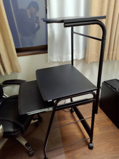 パソコン机とパソコンチェアのセット