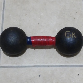 【中古・使用品】鉄アレイ：6ｋｇ×1を売ります。漬物石orドア・...