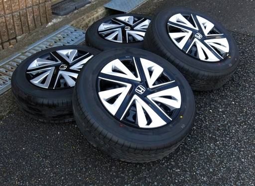 ■新車外しホンダ・シャトルハイブリッドの純正タイヤ・ホイール/フィット