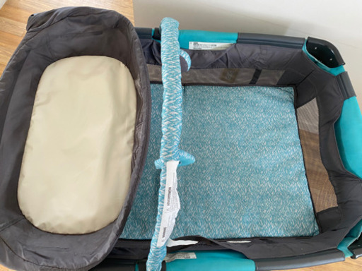 ベビーベッド、ベビーコート