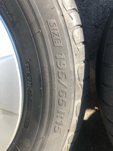 30系プリウスタイヤホイールナット付き