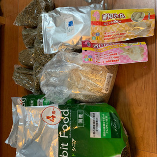 うさぎのフード等お譲りします。の画像