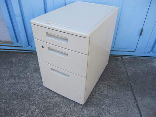 3段ワゴン　コクヨ製ＢＳ