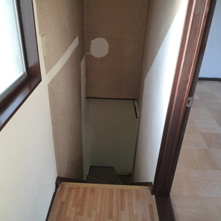 階段室壁の漆喰塗りをお願いします