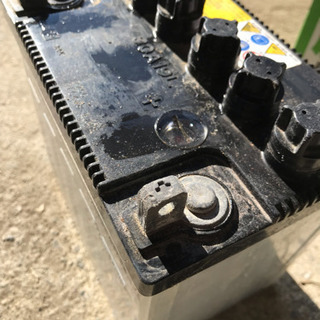 農業機械用バッテリー2個セット 新品未使用 日立30A19R と使用済30A19Lの画像