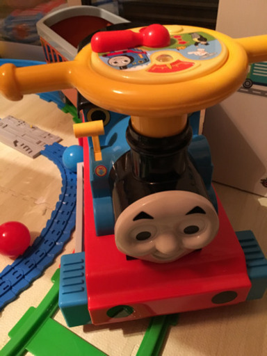 電動トーマス➕貨車➕八の字レール➕だえんになる延長レール