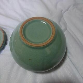 青磁のような壺の画像