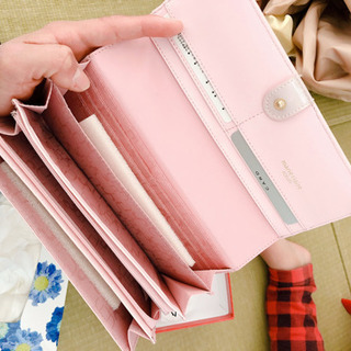 marie claire ピンクの長財布の画像