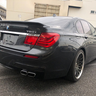 BMW 750i Mスポ　20インチホイール　ローダウン　社外パーツ多数　各社ローン対応！の画像