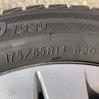 ホンダ　スタッドレスタイヤ　中古品　175/65R14　2016年製　4本セットの画像
