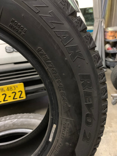 中古スタッドレスタイヤ！！175/70R14