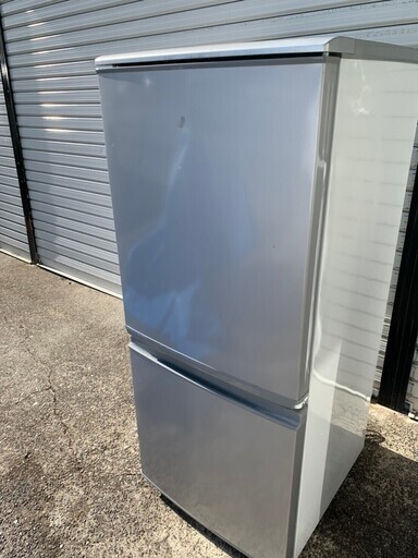 冷蔵庫 ｼｬｰﾌﾟ SHARP ﾉﾝﾌﾛﾝ冷凍冷蔵庫 【SJ-14E7-S】 137L (冷凍庫：46L／冷蔵室91L)  2010年製