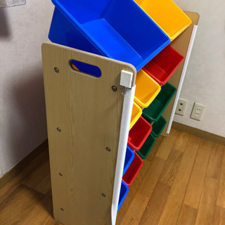 子ども　おもちゃ箱の画像