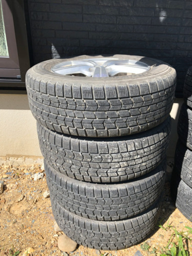 ダンロップ　スタッドレスタイヤ　4本
