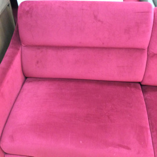 AK▽12月末まで限定‼︎持ち帰りだったら20%オフ★ピンクの3人がけソファーの画像