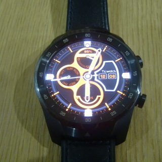 ★美品★ TicWatch Pro（黒）  箱・充電器・取説  付属  予備磁気充電スタンド付きの画像