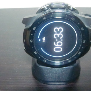 ★美品★ TicWatch Pro（黒）  箱・充電器・取説  付属  予備磁気充電スタンド付きの画像