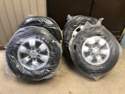 16インチ　ハイラックスサーフ純正タイヤ