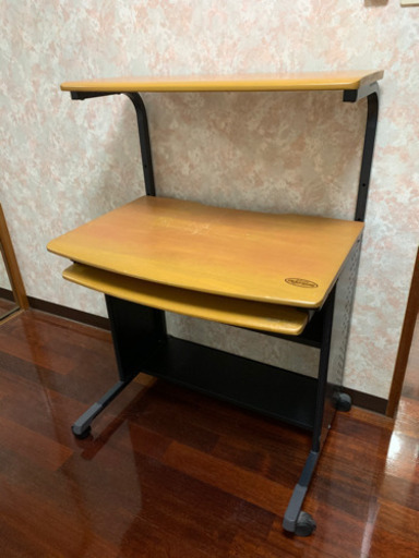 パソコンテーブル