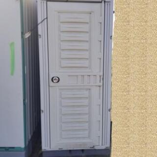 仮設トイレ　汲み取り　換気扇付き！