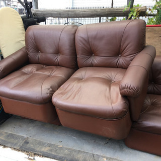 5人掛けソファー　茶色　応接間　リメイク　革　レザー