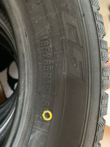 新品スタッドレスタイヤ4本セット