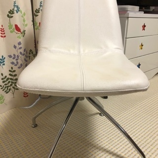 美品　お洒落な白いチェアー