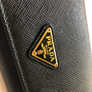 美品！PRADA財布！値段交渉受け付けます！の画像