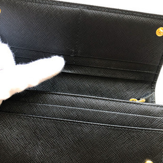 美品！PRADA財布！値段交渉受け付けます！の画像