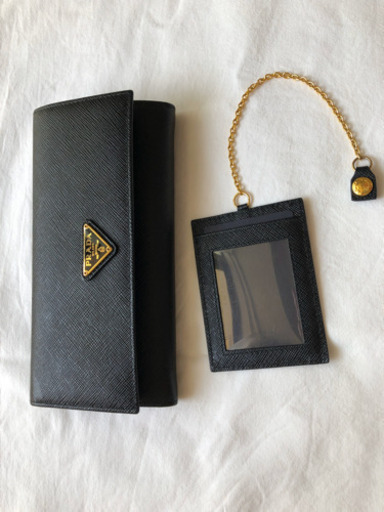 美品！PRADA財布！値段交渉受け付けます！
