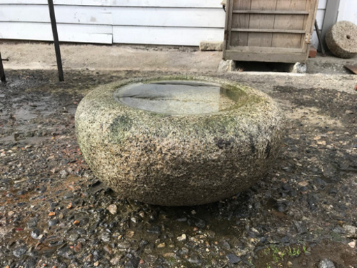 古い つくばい 庭石 臼 茶道具 古道具 古民家 ガーデニング 庭 カフェ 古民家