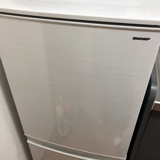 冷蔵庫　SHARP