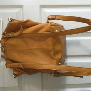 最終お値下げしました◆GAYAリュック本革◆カーキ 黄色 がま口男女兼用 used の画像