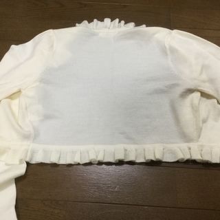 オフホワイトカーディガンの画像