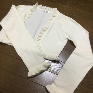 オフホワイトカーディガンの画像