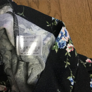 花柄　ワイドパンツの画像