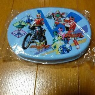 ゴドラ星人ソフビ&仮面ライダークウガ・タイムレンジャーお弁当箱の画像