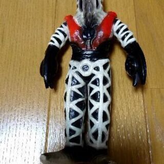 ゴドラ星人ソフビ&仮面ライダークウガ・タイムレンジャーお弁当箱