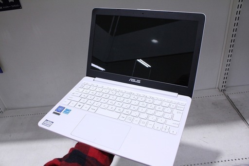 ASUS ﾉｰﾄﾊﾟｿｺﾝ E203MA 16ｲﾝﾁ入荷しました。