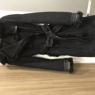 黒ロングコート